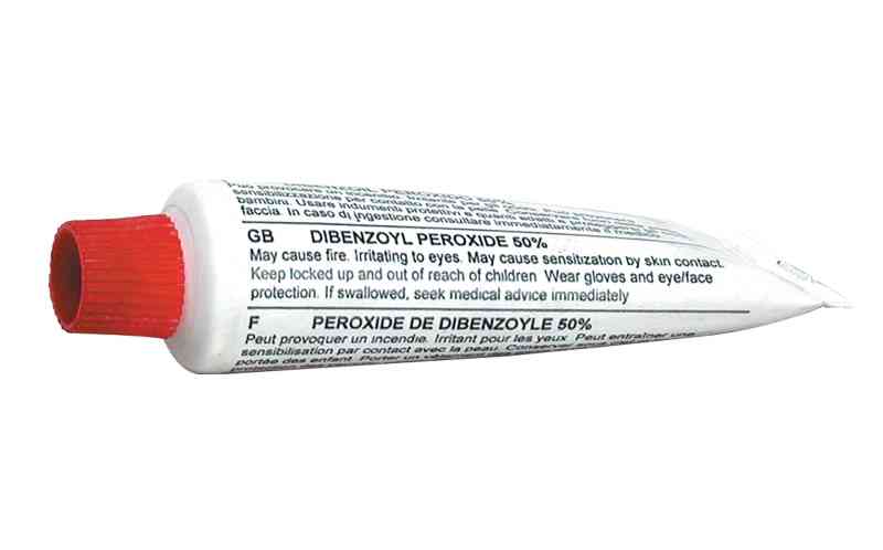Catalizzatore Per Stuccco Metallico Poliestere P050, Sacchetto Da 20 Gr P050 CFG