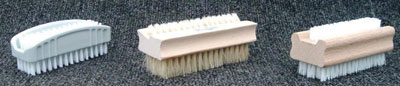 Spazzola in legno, doppia faccia 3 3/4" per unghie